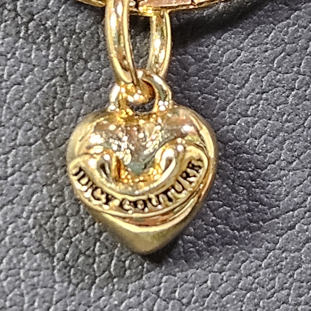 Juicy Couture Tiny Charm w/costume Chain